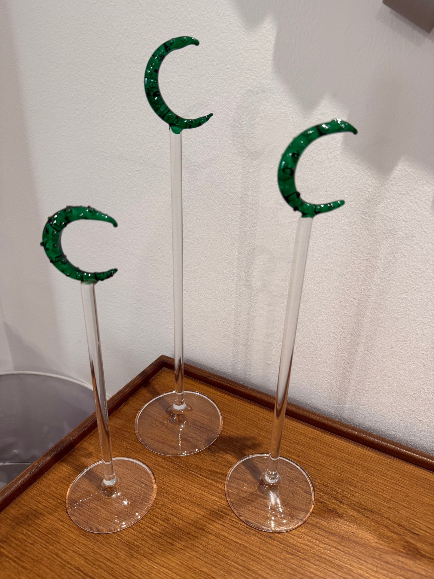 Crescent sticks π