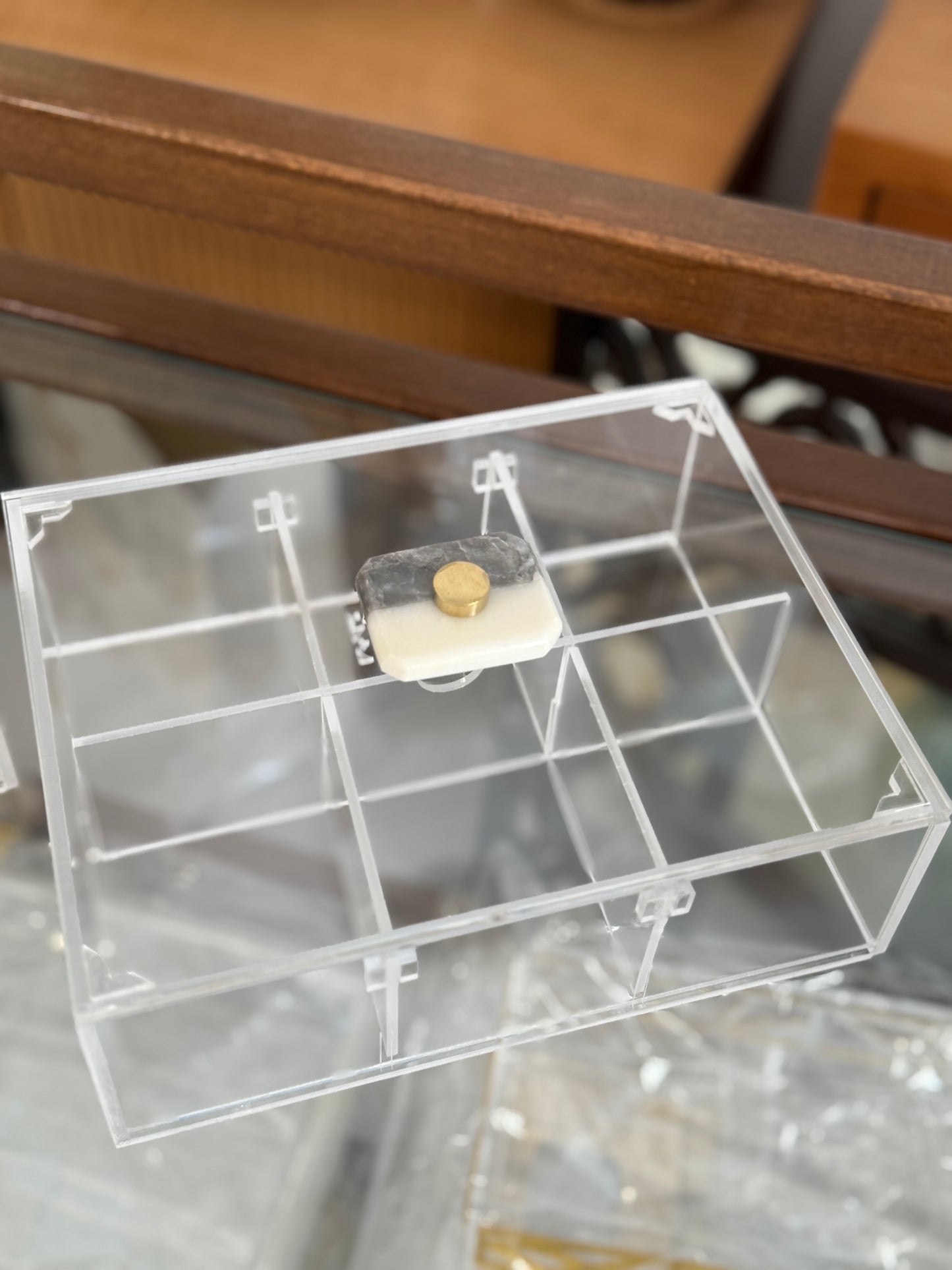Marble 6-compartment box
