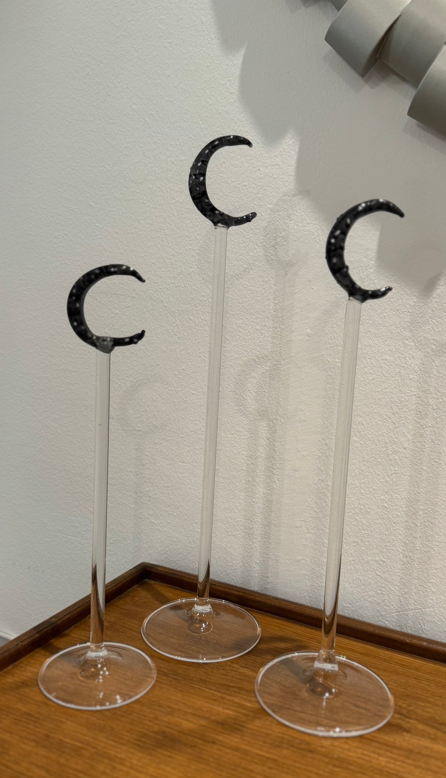 Crescent sticks π