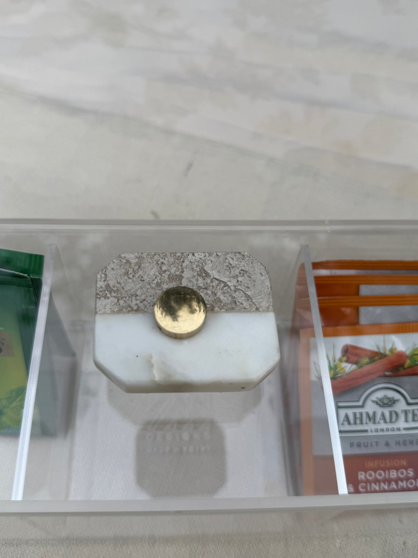 Marble knob box
