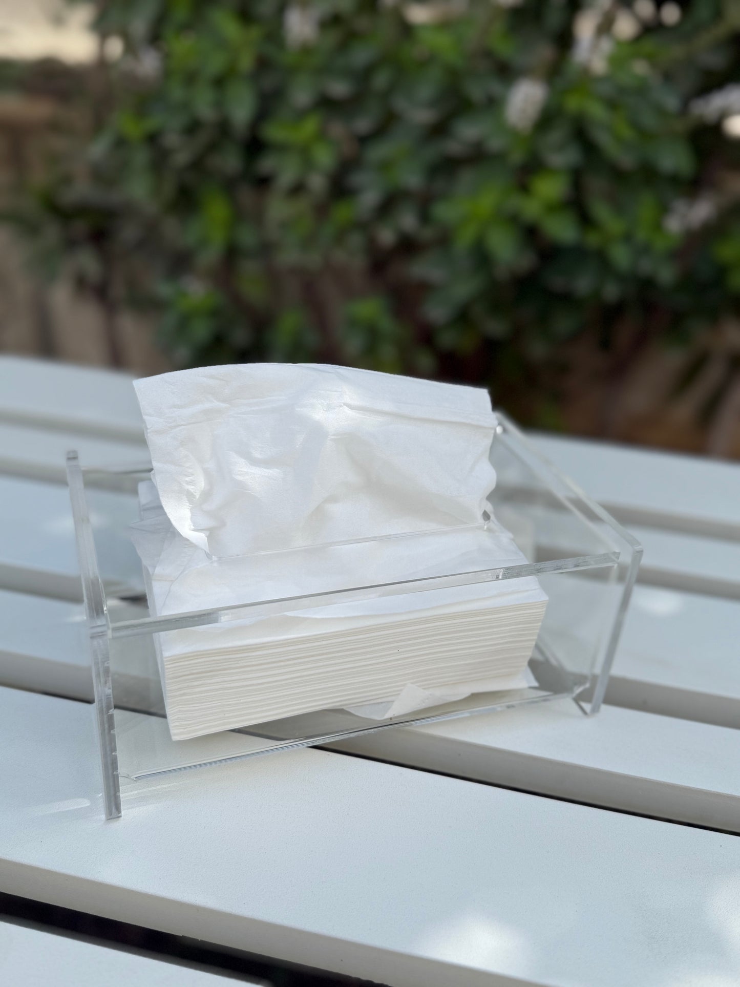 Pivot tissue box