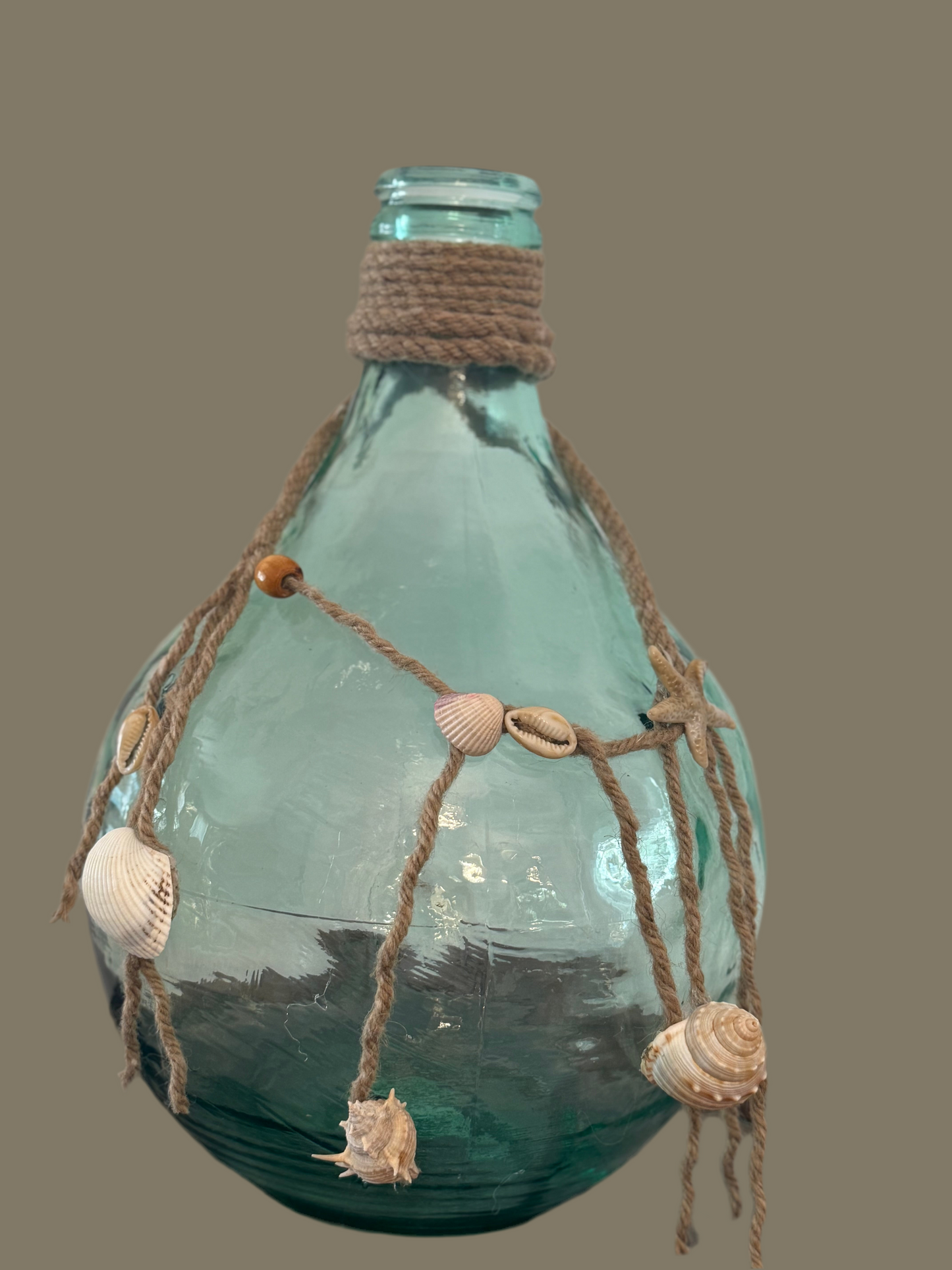 Glass carafe with shells 🐚