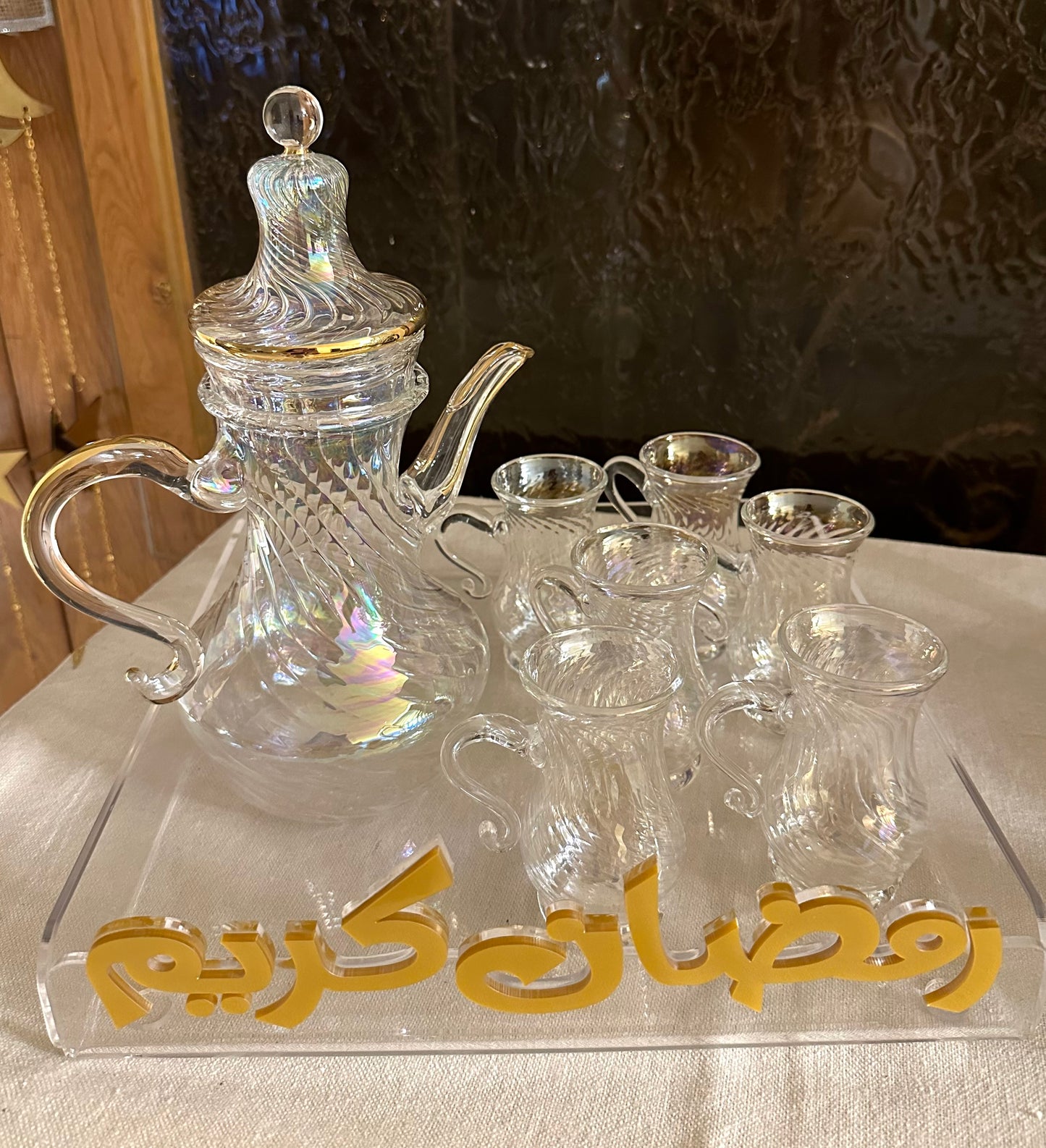 Tea-pot with cups