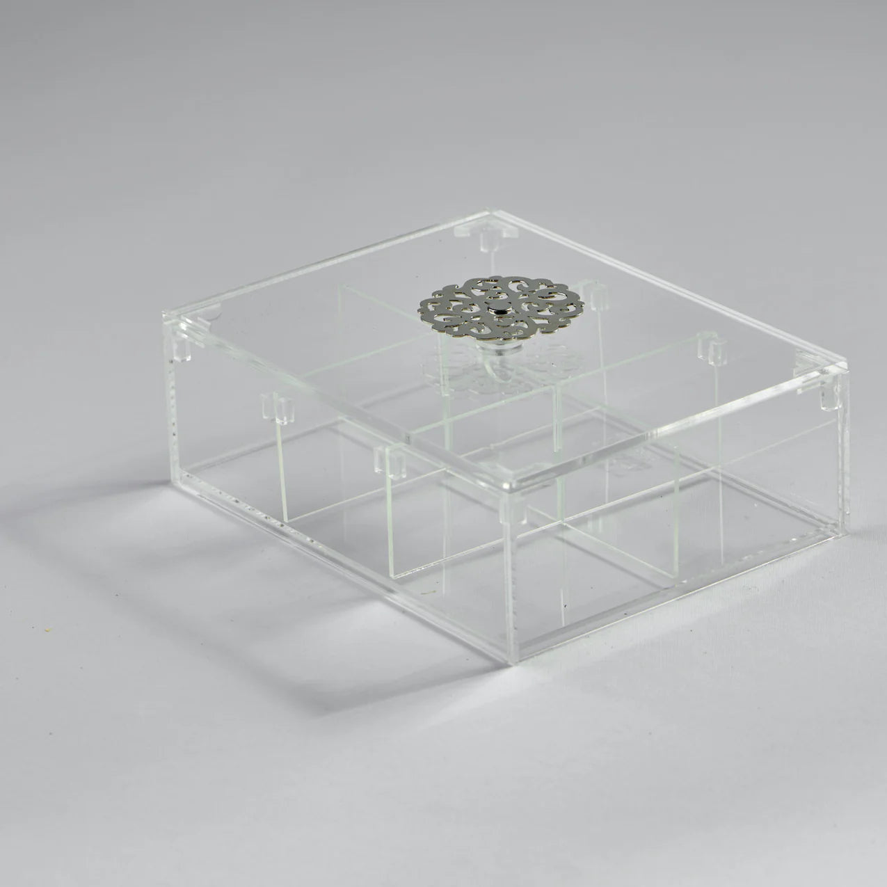 6 compartment box with silver accessory