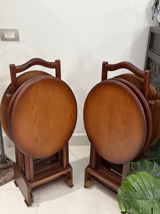 Round set of foldable tables