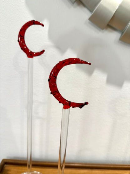 Red crescent sticks 🌙