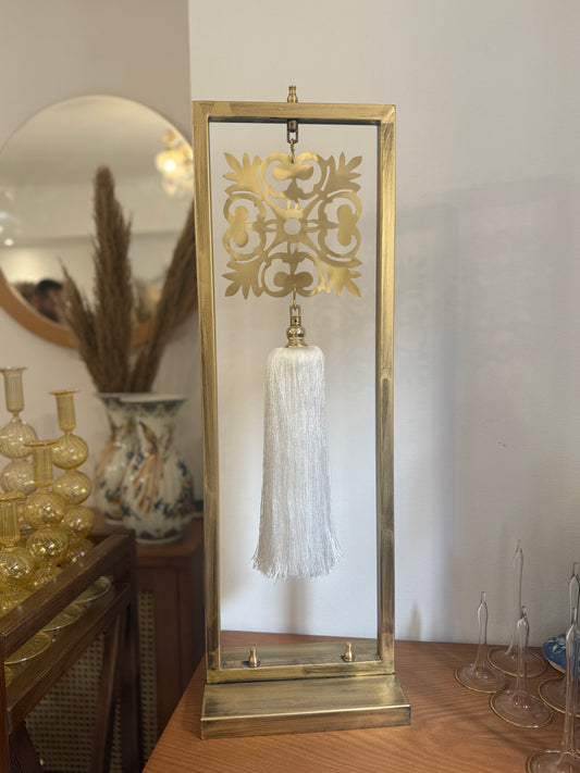 Decorative tassels stand