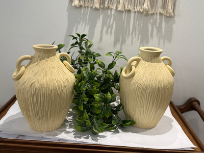 One chain vase