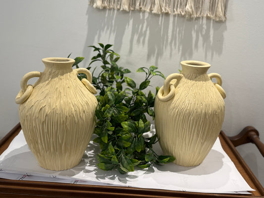 One chain vase
