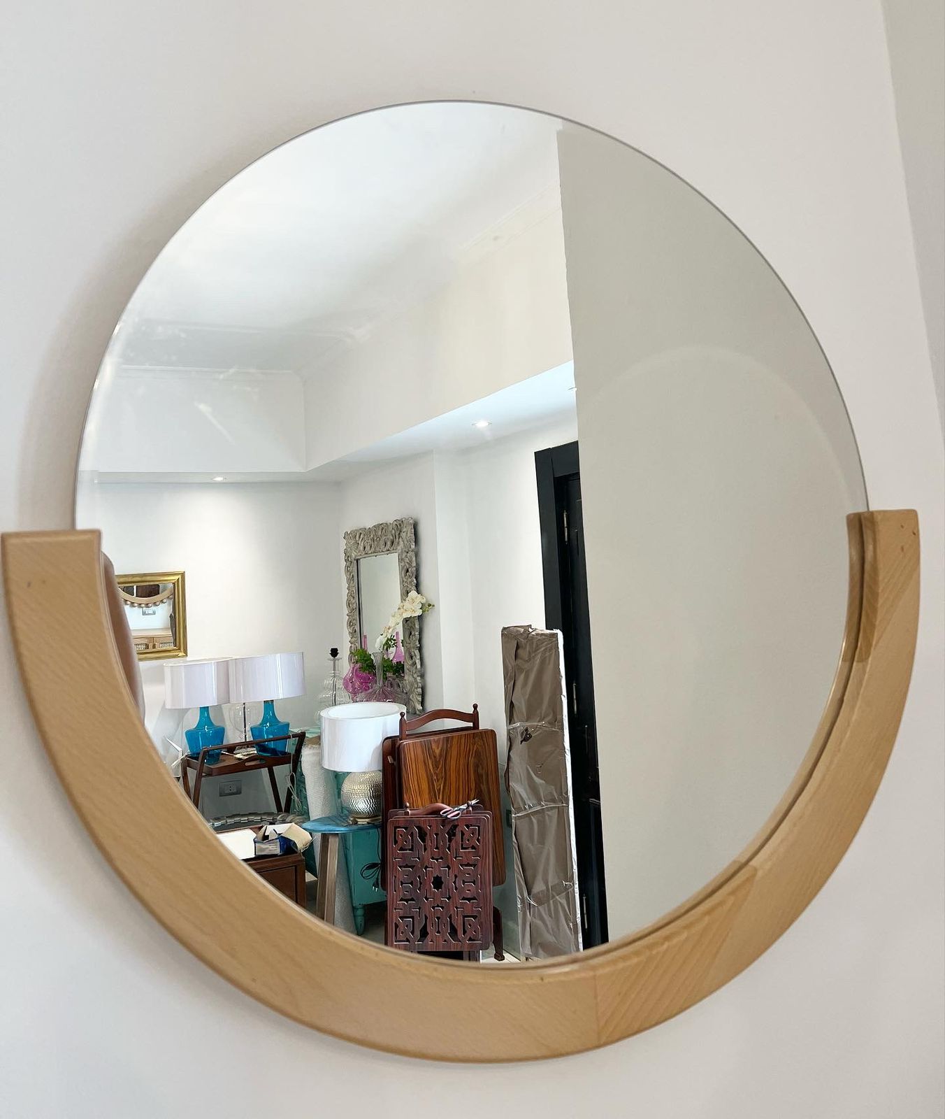 Half moon mirror