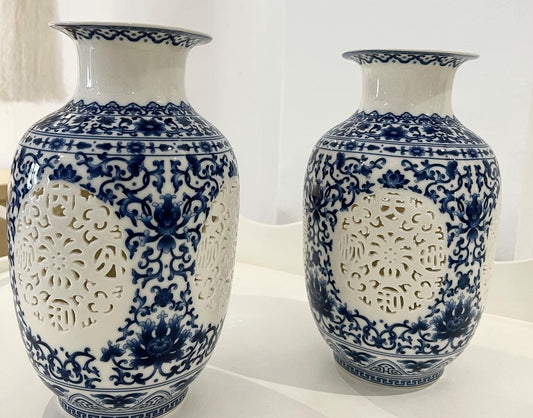Ajours bleu blanc vases