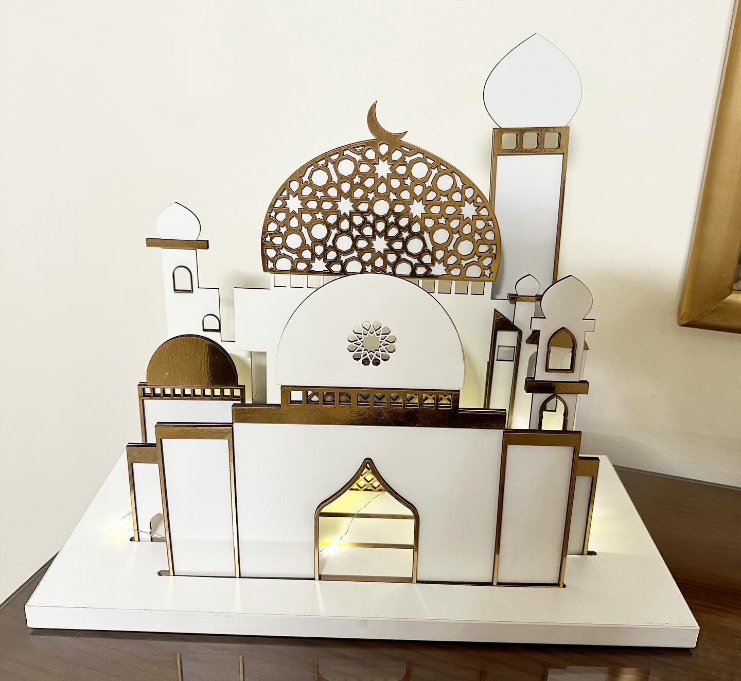 Mosque center piece